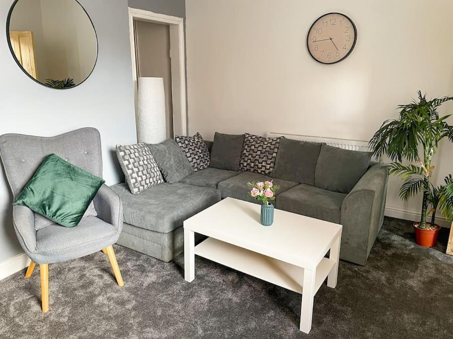 Апартаменты Perfect For Contractors & Families! 7 Beds Free Parking Бирмингем Экстерьер фото