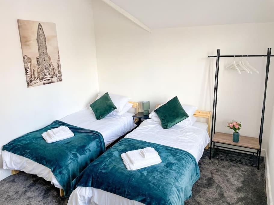 Апартаменты Perfect For Contractors & Families! 7 Beds Free Parking Бирмингем Экстерьер фото